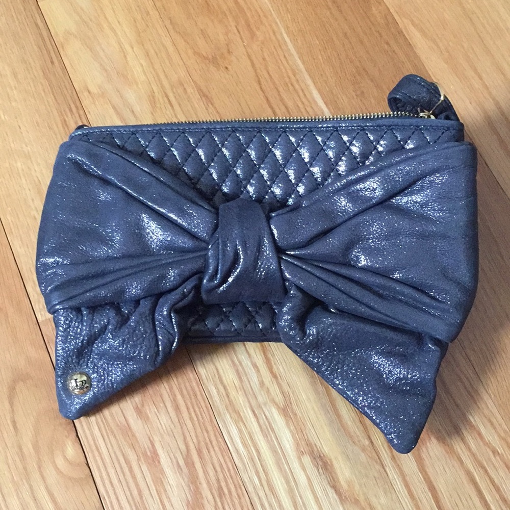 Medium sized Juicy Couture clutch